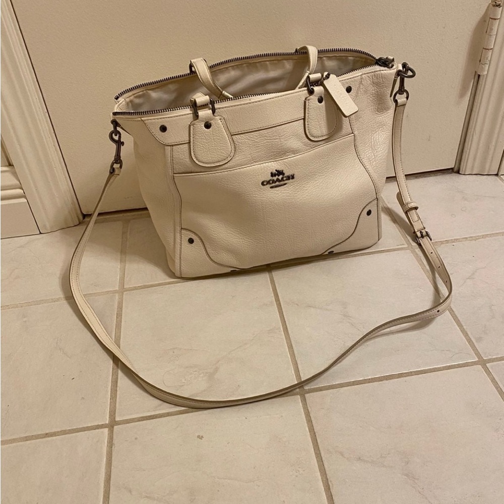 Coach Off-White Leather Shoulder Bag